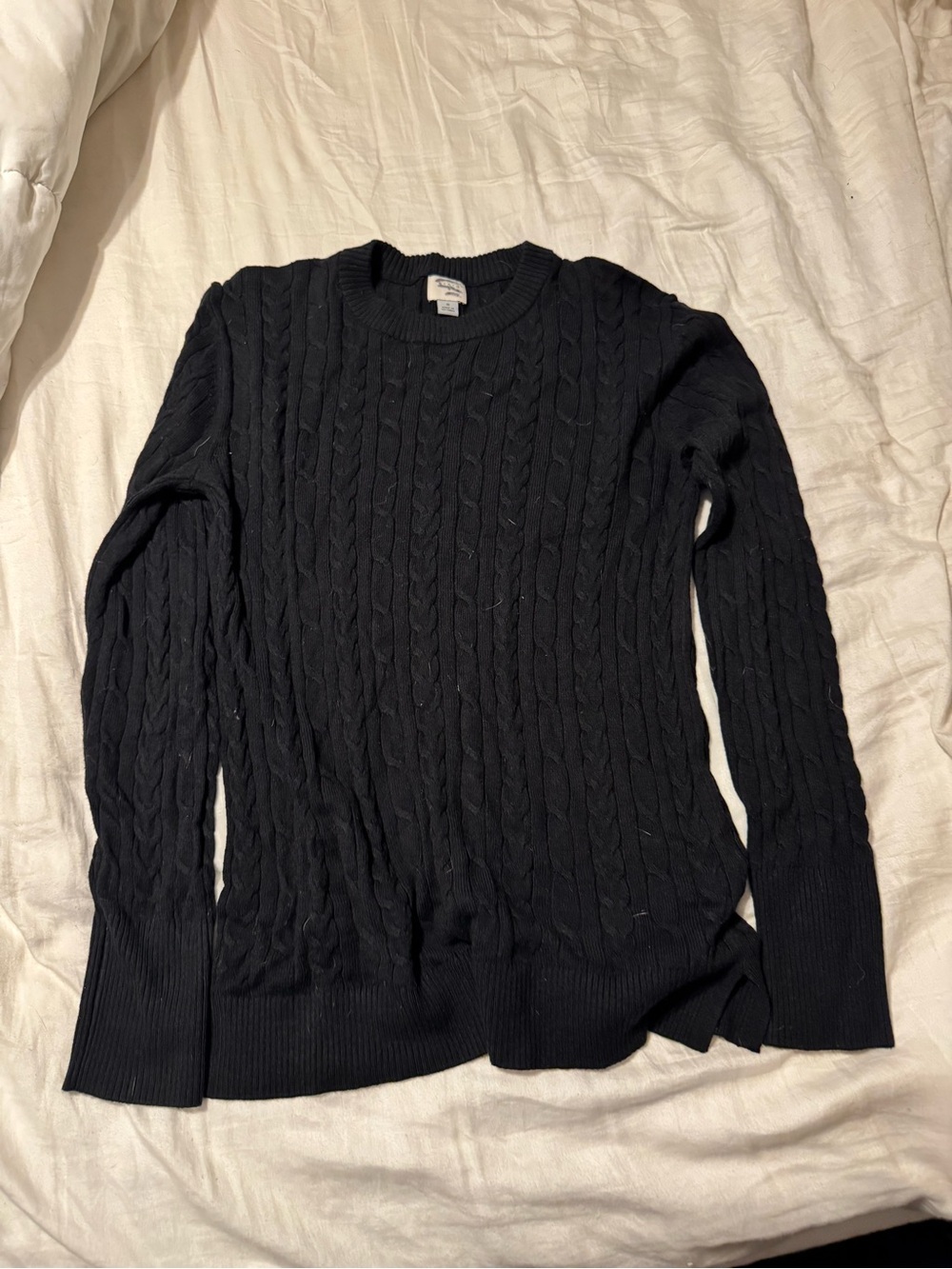 Andeawy Classic Black Cable-Knit Crewneck Sweater